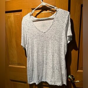 Apt. 9 Essentials T size L 🍎